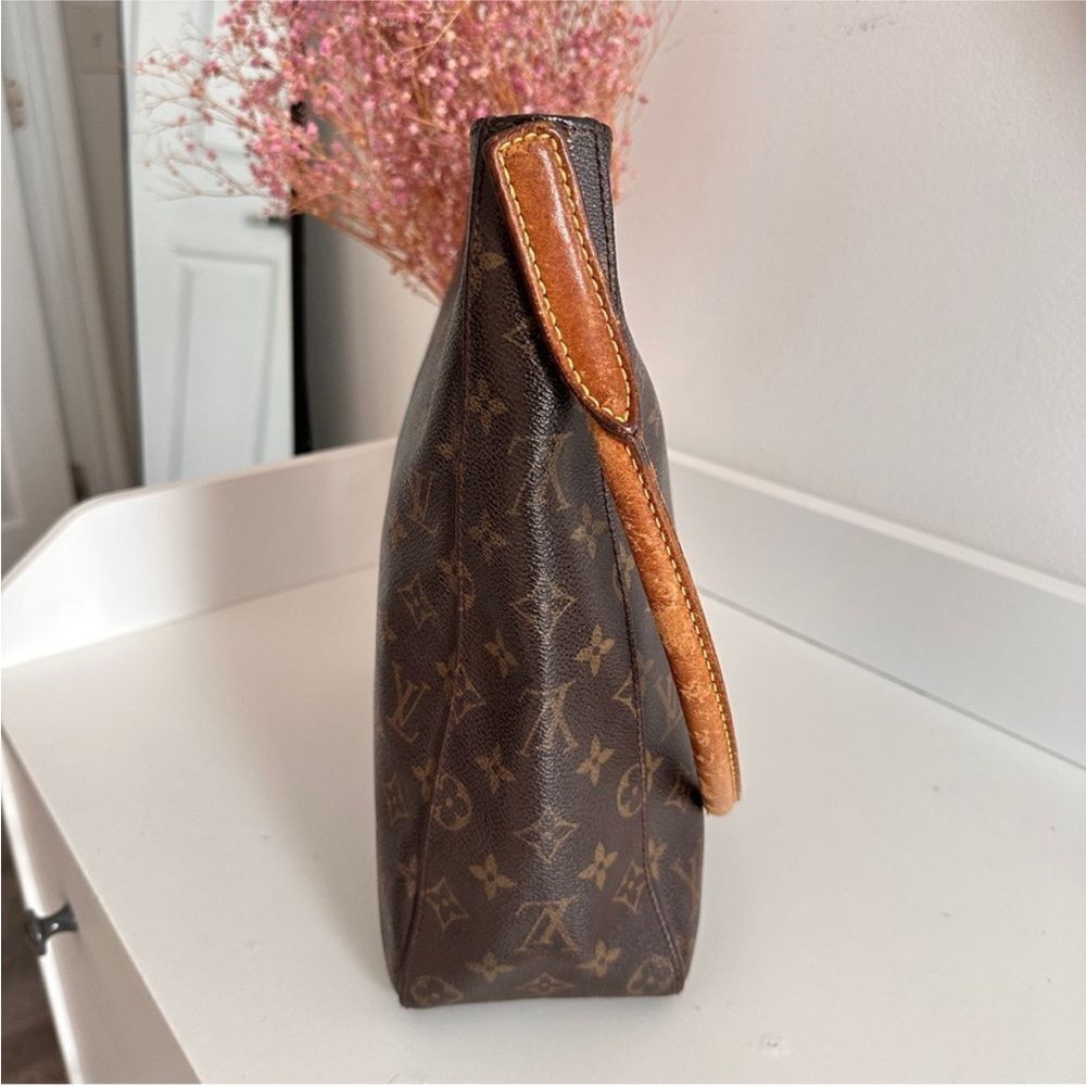 ✅AUTHENTIC✅LOUIS VUITTON LOOPING GM - Picture 5 of 15